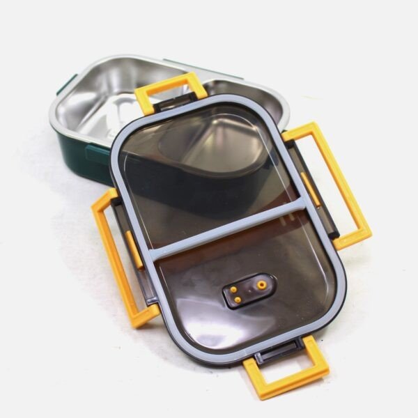 Silicone in cover of insulated lunch box