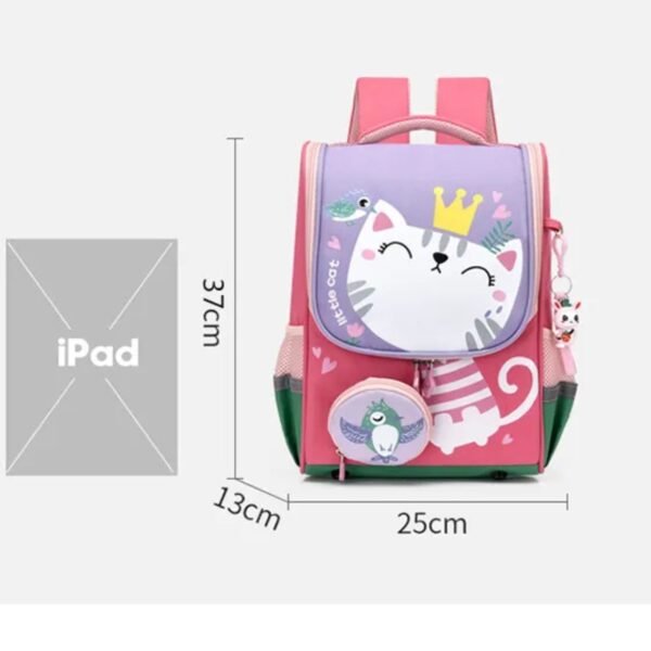 Showing the dimension of the bag on white background